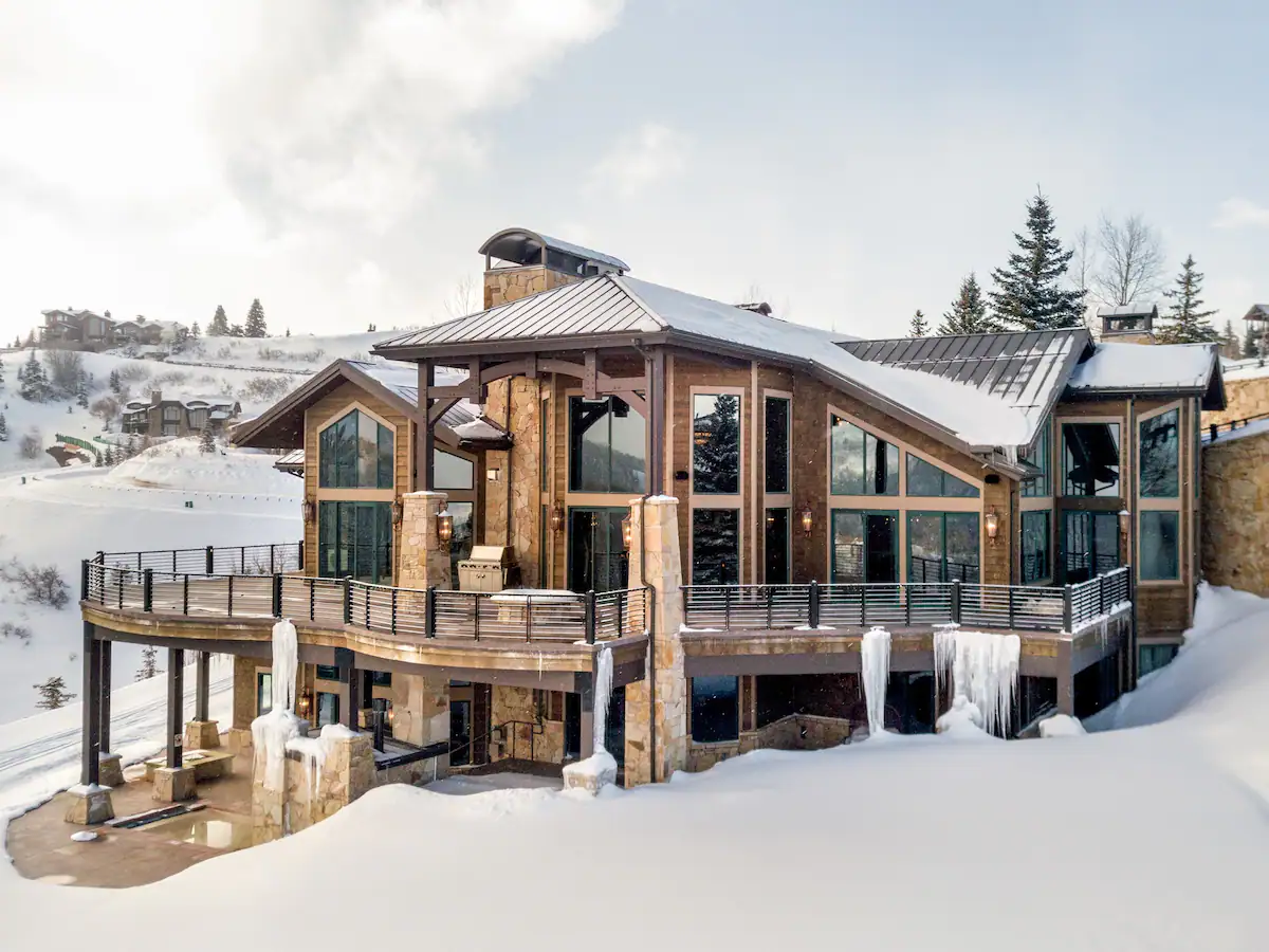 How to pack for your luxurious ski getaway
